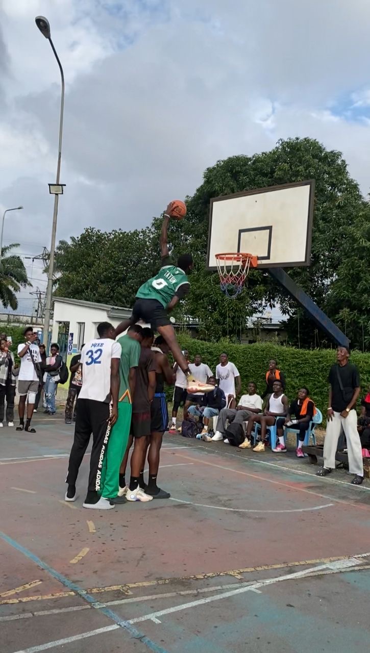 Saison 1 Dunk